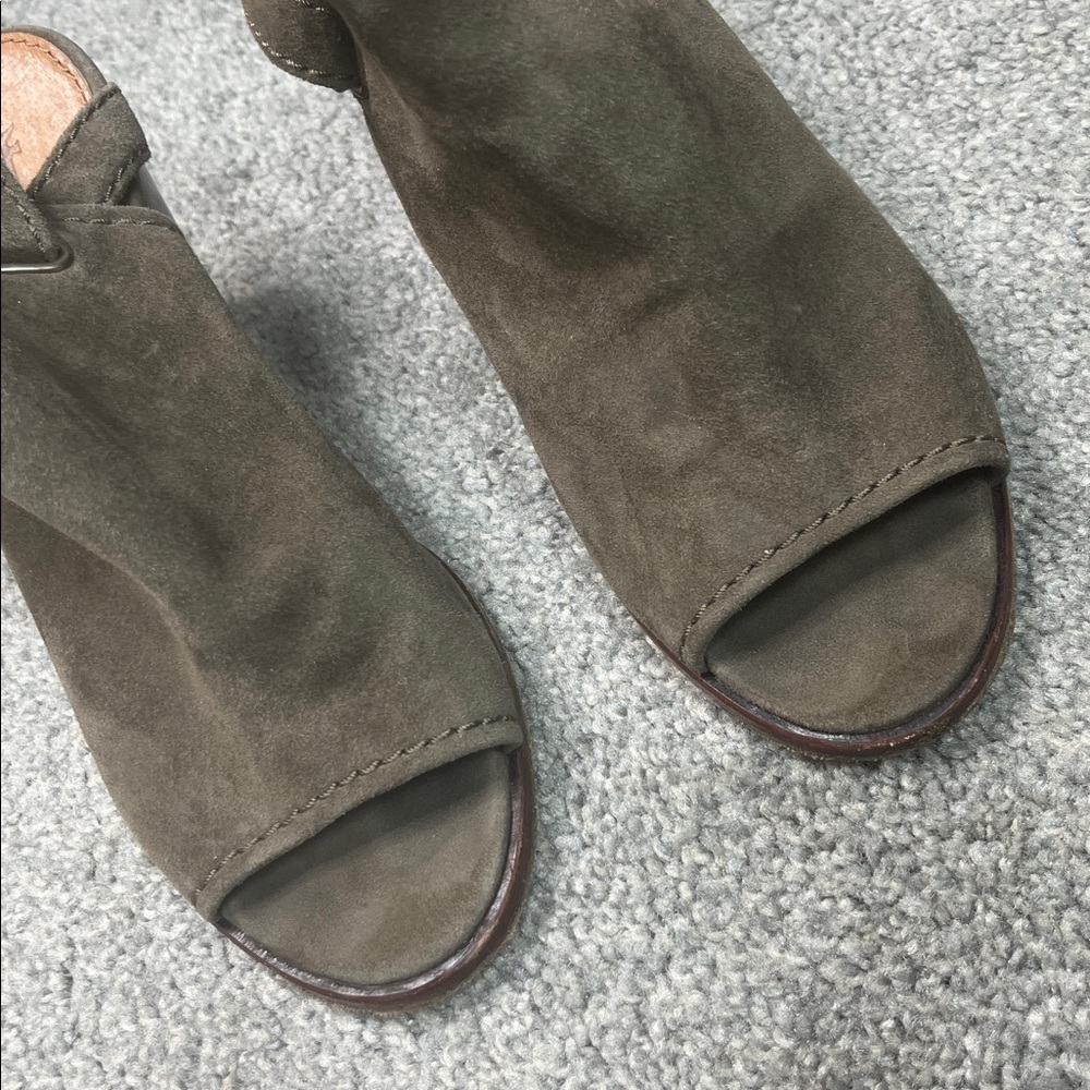Frye Slingback Peep Toe Taupe Suede Sandals Booties Size 7.5